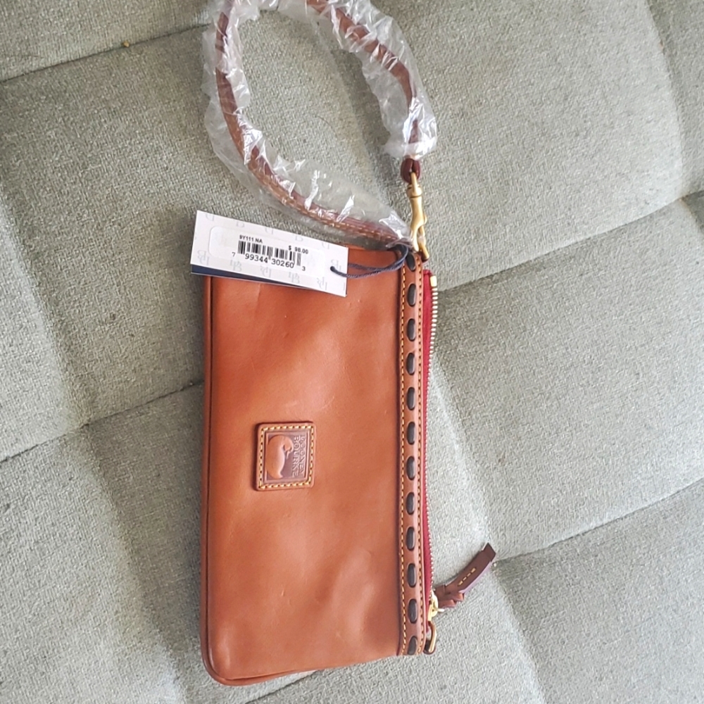 Dooney & Bourke leather wristlet